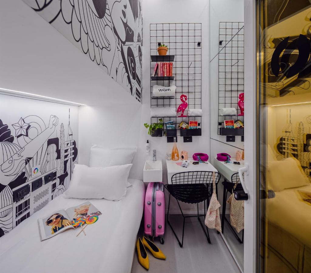 Wom Beach Pod Hotel - A Member Of Brown Hotels Tel Aviv Exterior photo
