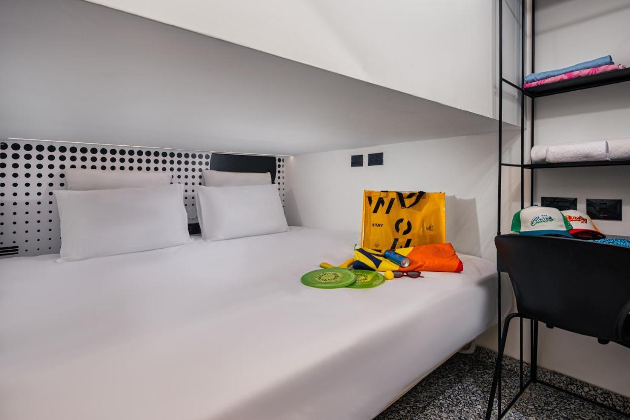 Wom Beach Pod Hotel - A Member Of Brown Hotels Tel Aviv Exterior photo